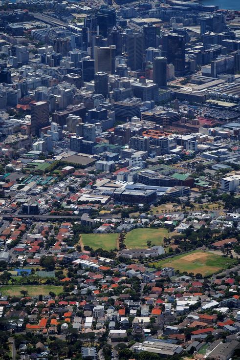 Cape Town depuis Table Mountain 
Altitude : 1100 mètres
