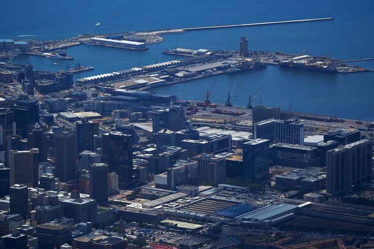 Cape Town depuis Table Mountain 
Altitude : 1100 mètres