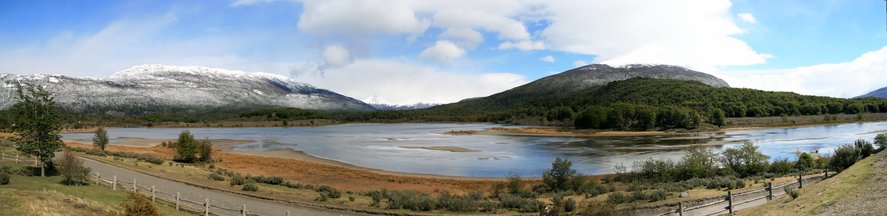 Panoramique sur le lac Roca. Tierra del Fuego.