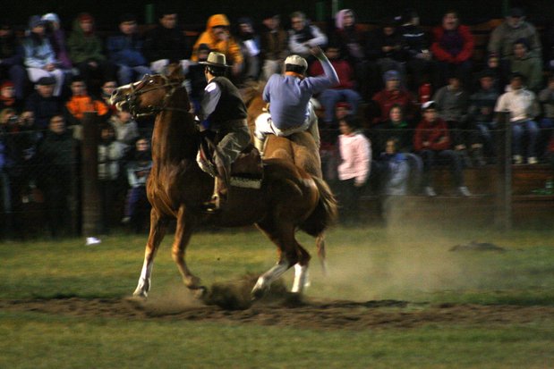 Rodéo durant la fête de la Doma à El Calafate