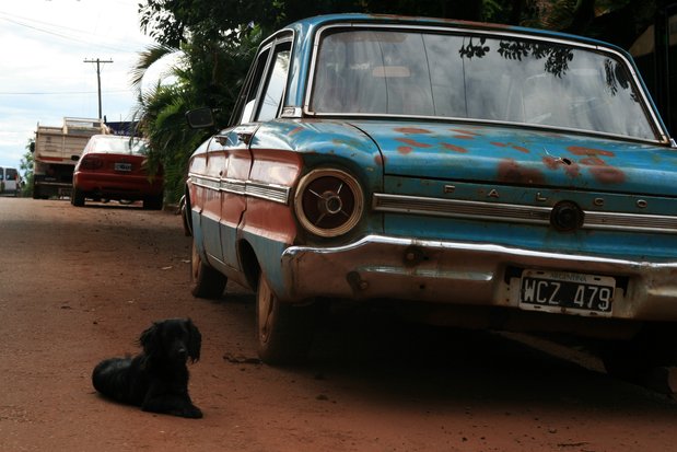 Une ford falcon dans la ville de Puerto Iguazu