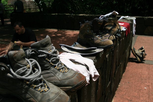 Chaussures aux Chutes d'Iguazu