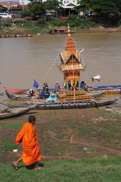 Course de bateau à Kampong Cham