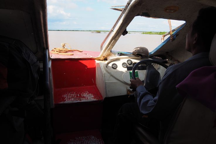 Navigation sur le Tonlé Sap