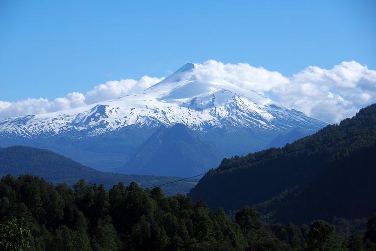 Le volcan Villarrica depuis los tres Saltos de Huepil