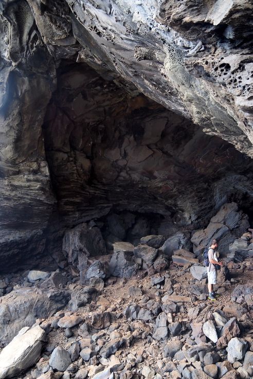 Grotte Ana Kai Tangata - l'île de Pâques