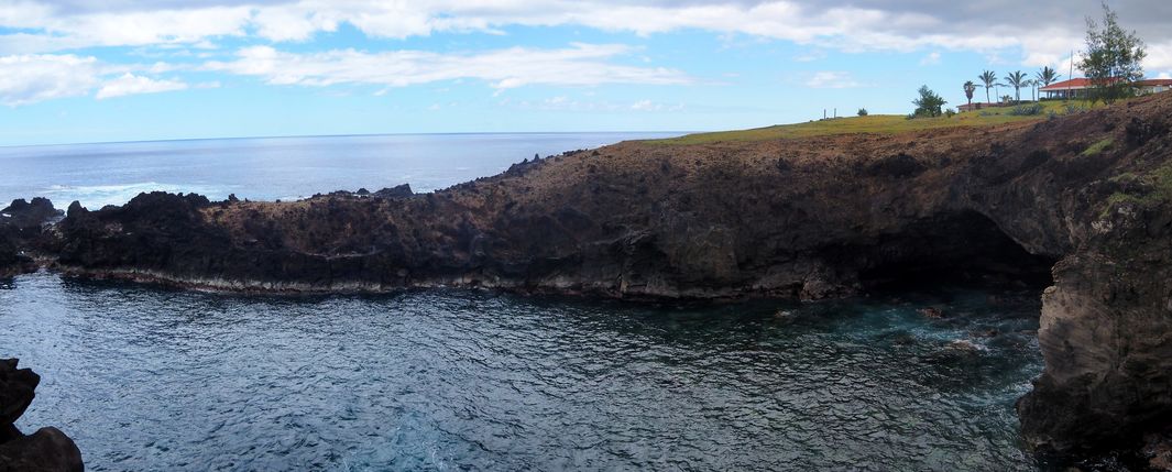 Grotte Ana Kai Tangata - l'île de Pâques