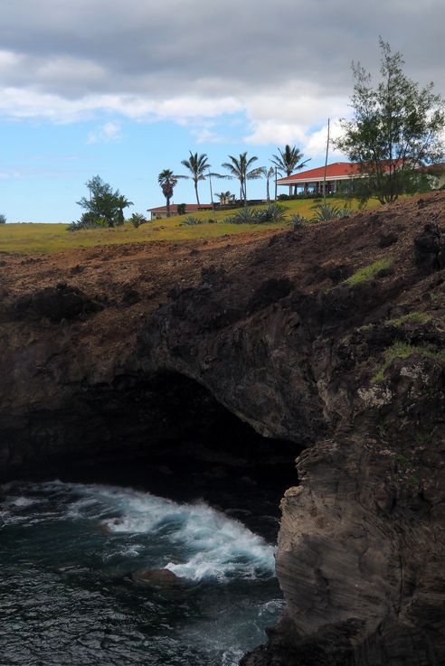 Grotte Ana Kai Tangata - l'île de Pâques