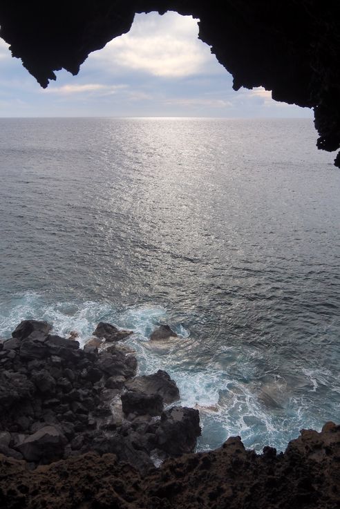 Caverna de las dos ventanas - l'île de Pâques