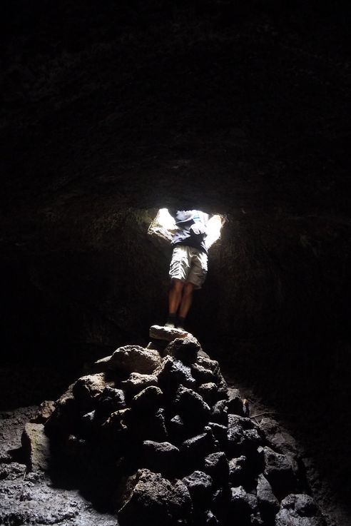 Grotte Ana Te Pahu - l'île de Pâques