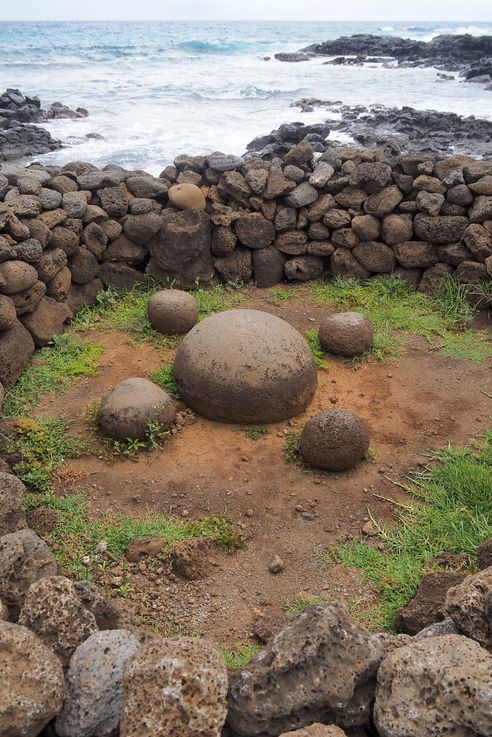 Ahu Te Pito Kura - L'île de Pâques