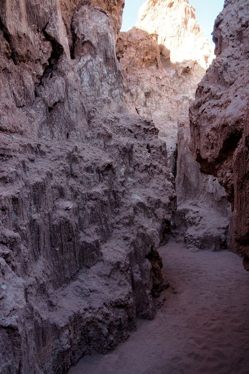 chili-20161118-5802-atacama-valle-de-la-luna-las-cavernas-de-sal.jpg