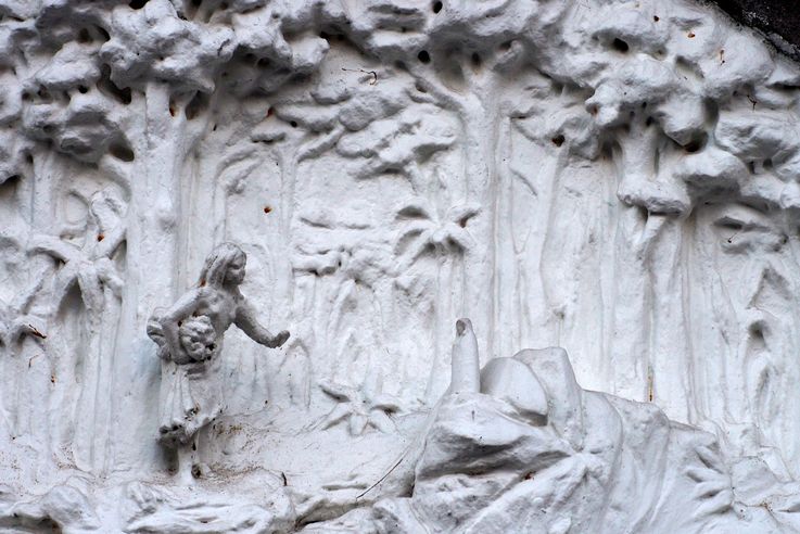 Bas relief Basilique Nuestra Señora de los Angeles