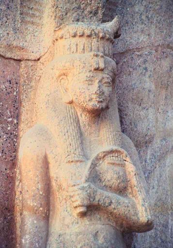 Reine dans temple de Karnak