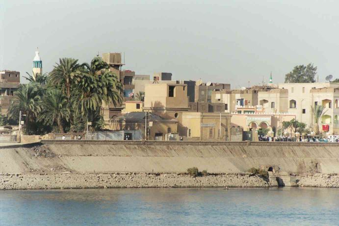 Rives du Nil à Esna