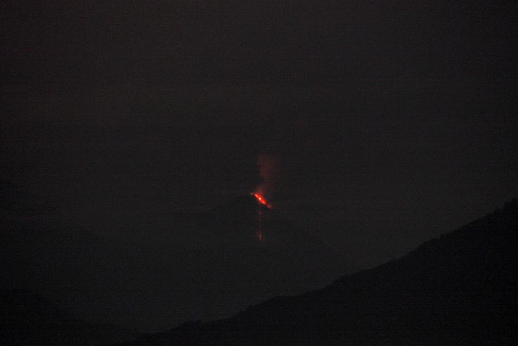 Le volcan de Fuego en éruption vu depuis le Indian Nose
Altitude : 1989 mètres