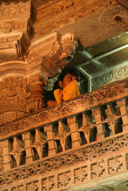 Dans le temple Jaïn à Jaisalmer