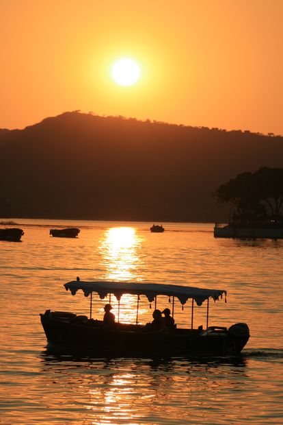 Coucher de Soleil sur le lac Pichola à Udaipur