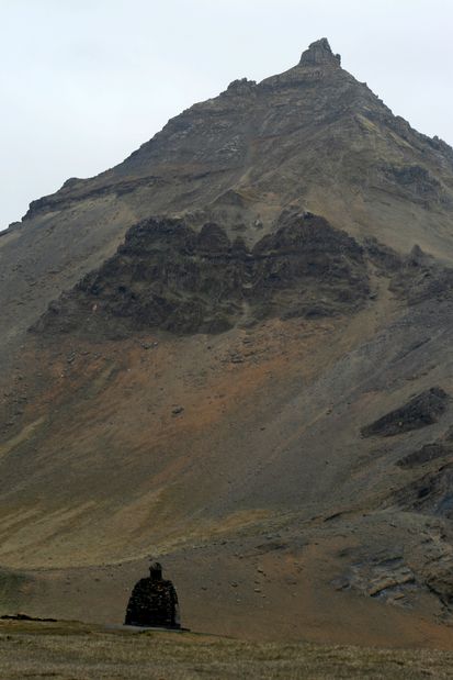Bárður Snæfellsáss et le mont Stapafell. Arnarstapi.