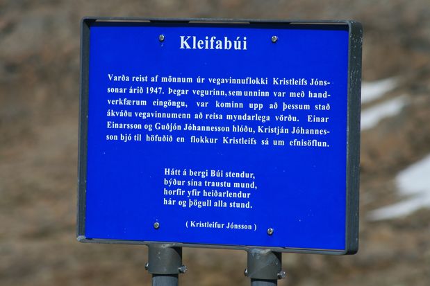 Pancarte de la statue Kleifabui (Vestfirðir)
