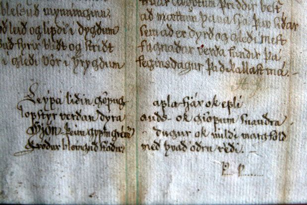 Vieille bible de l'église de tourbe de Viðimyrarkirkja