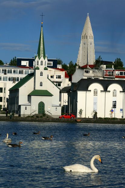 Etang Tjörnin. Reykjavik.