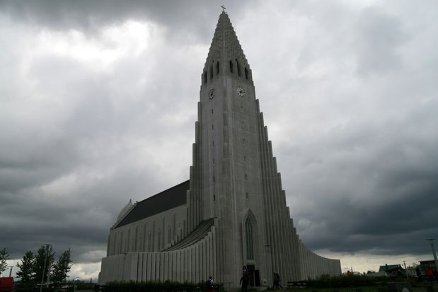 Le clocher de la cathédrale Hallgrimskirkja de Reykjavik