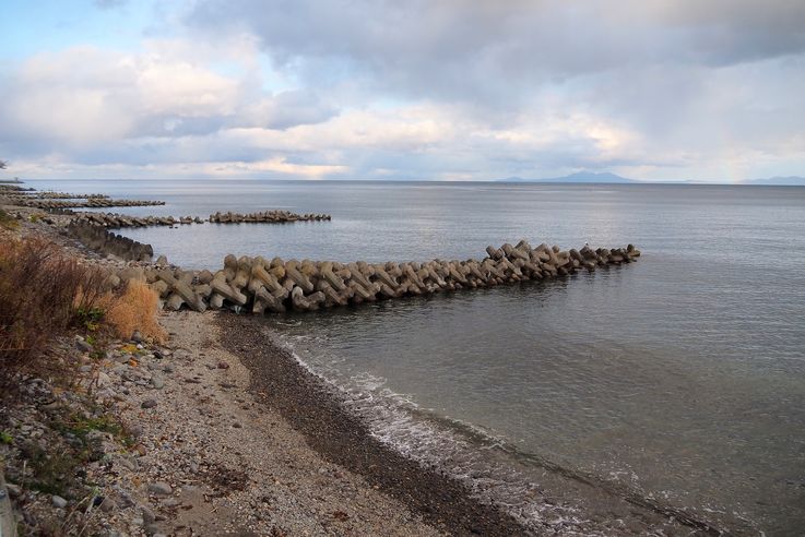 Au loin, les îles Kounachir en Russie
Altitude : 47 mètres