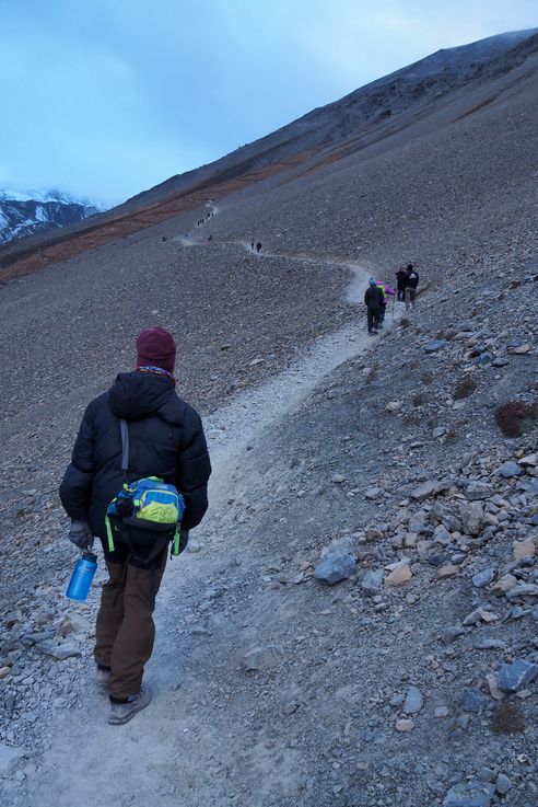 Chemin menant au lac Tilicho. Trek Tour des Annapurnas
Altitude : 4638 mètres