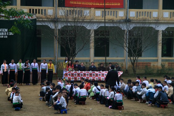 Fête des professeurs dans la région de Mai Chau
