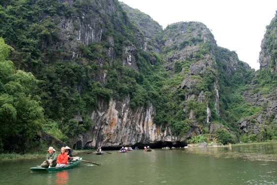 Sur la rivière Ngo Dong à Tam Coc