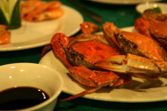 Crabes au menu dans la baie d'Halong
