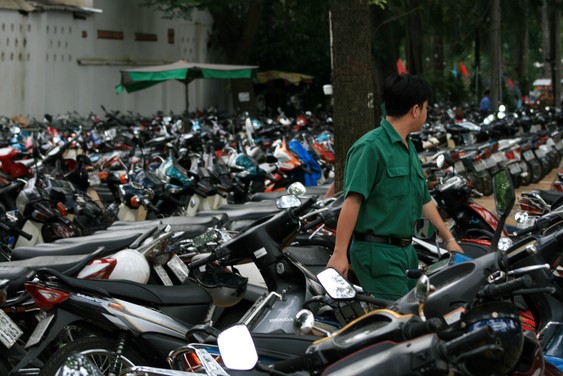 Parking de scooters à Ho Chi Minh Ville