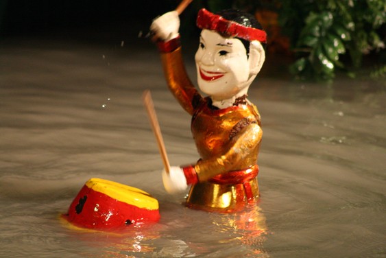 Marionnetttes sur l'eau. Ho Chi Minh Ville.