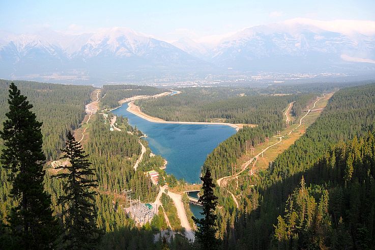 Réservoir de Rundle Forebay dans la vallée de la Bow près de Canmore.