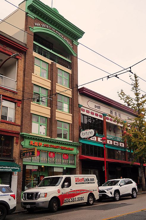 Mah Society of North America building and Jade Dynasty restaurant on East Pender Street, in the Chinatown district in Vancouver.