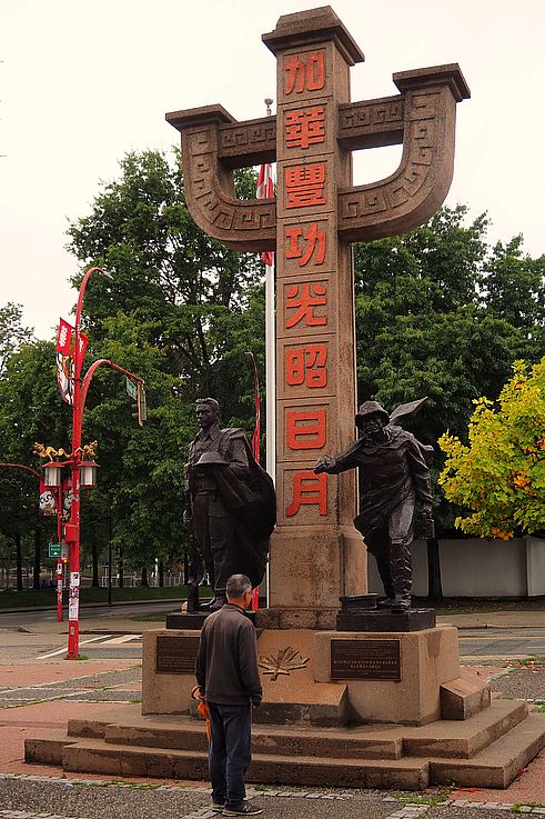 Chinese Pioneers Memorial representing a soldier and a railway worker in the Chinatown district, Vancouver.