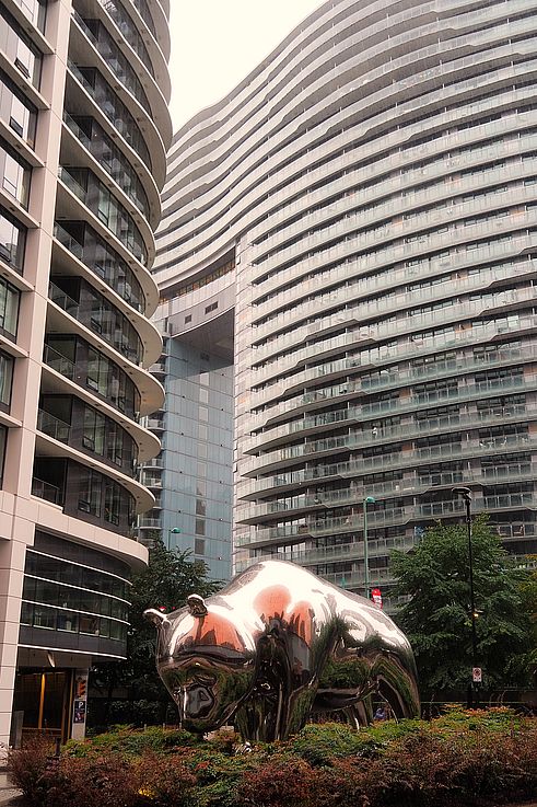 “The Meeting” sculpture by Don Watt in front of the Parq Vancouver complex.