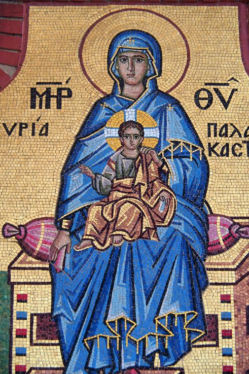 El Monasterio de Paleokastritsa en la isla de Corfú