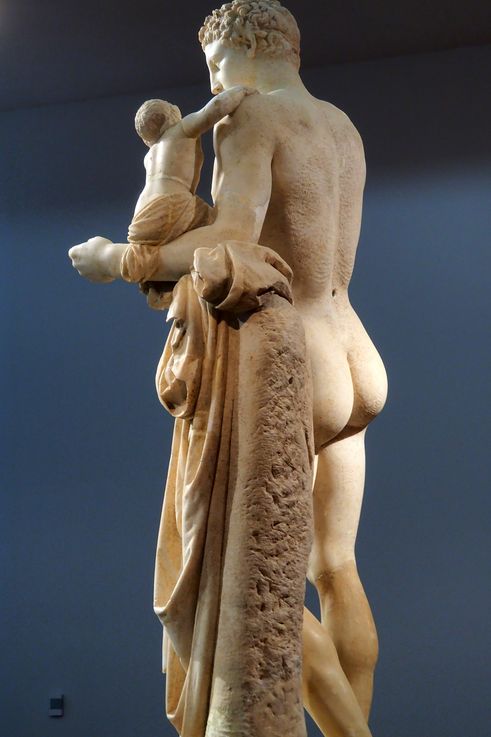 Hermes de Praxíteles - Museo Arqueológico de Olimpia