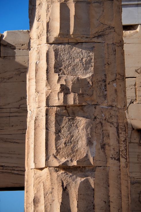 Los Propileos de la Acrópolis en Atenas