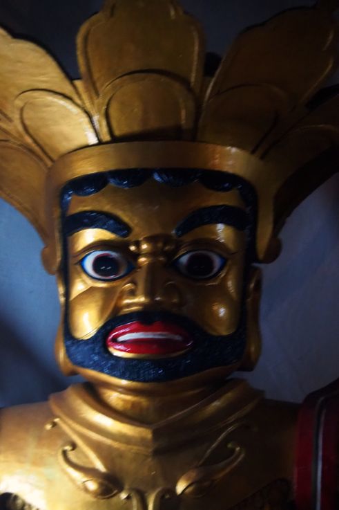Statue de divinité au temple troglodytique de Perak Tong, Taman Loke Lim, Ipoh.