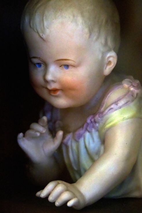 Poupée en porcelaine biscuit du musée Pinang Peranakan Mansion, George Town.
Altitude : 9 mètres