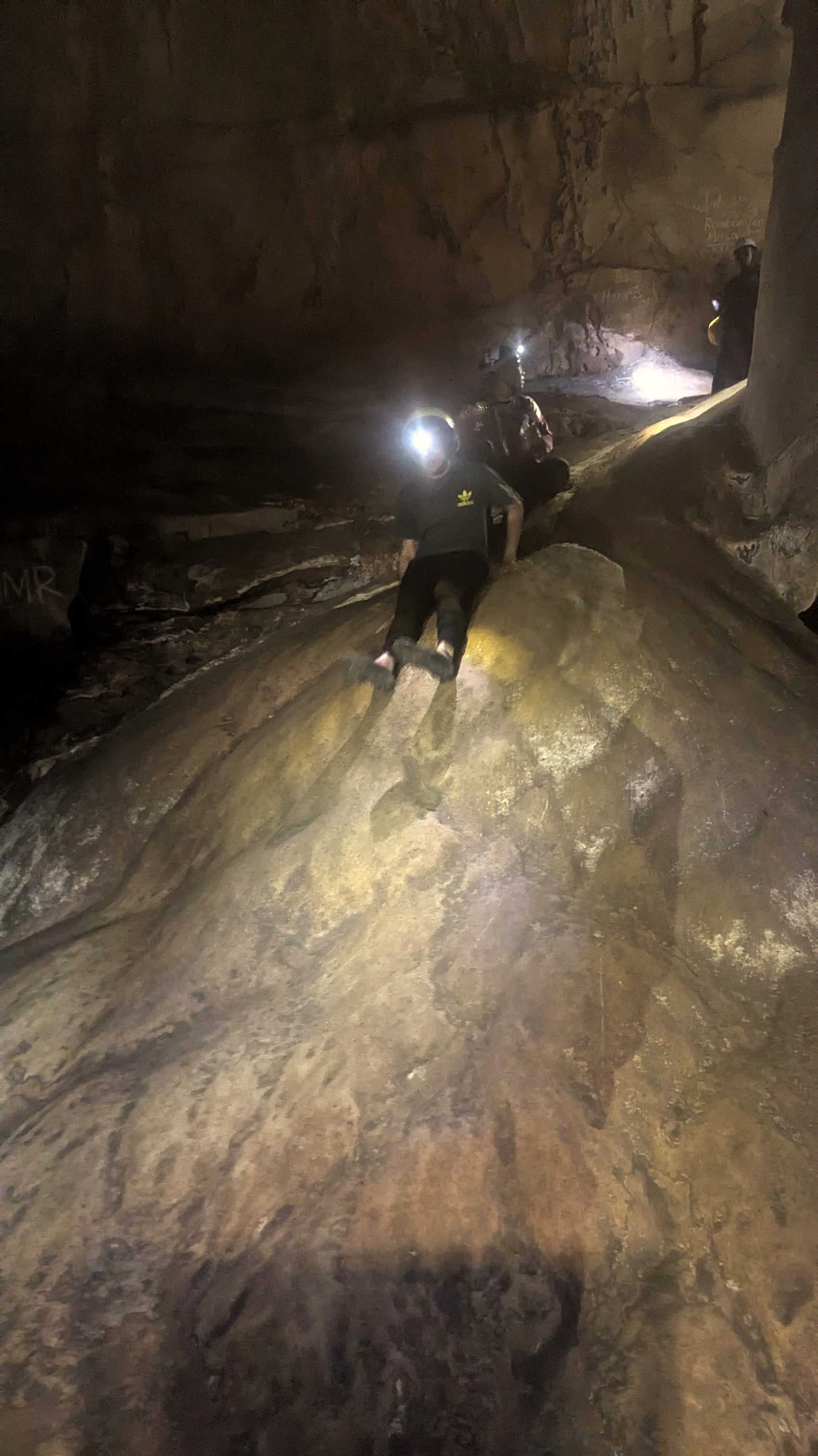 Visiteurs dans la grotte de Gua Tempurung.
Altitude : 67 mètres