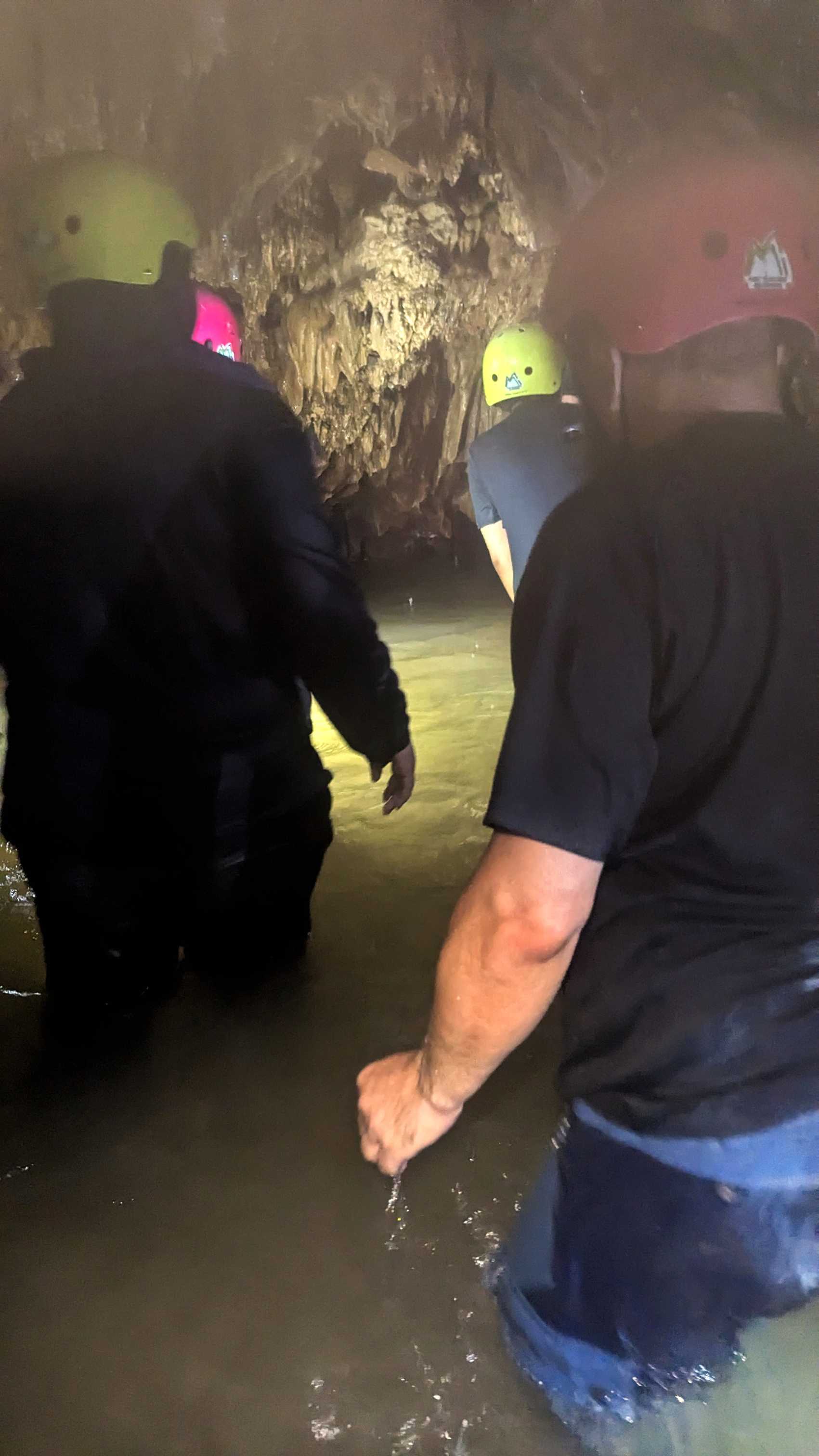 Exploration aquatique de la grotte de Gua Tempurung.
Altitude : 86 mètres