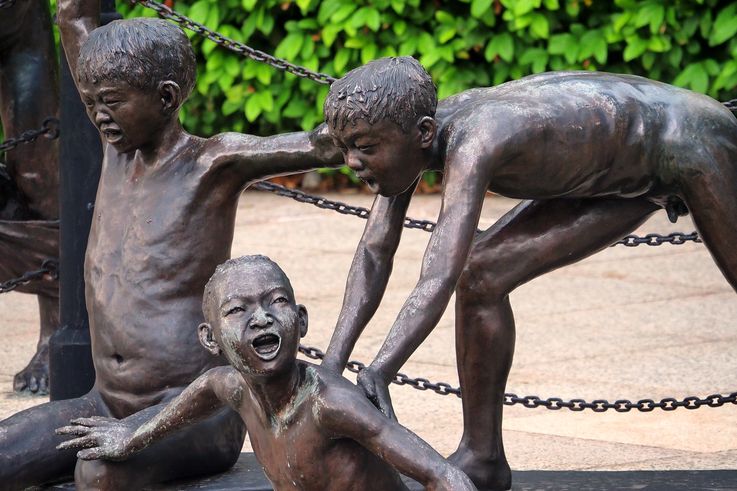 Sculpture The First Generation de Chong Fah Cheong représentant des enfants au Raffles Place.
Altitude : 8 mètres