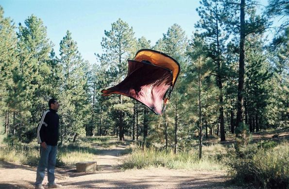Montage de tente au camping Sunset de Bryce Canyon...